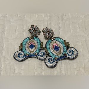 🩵Cinderella Carriage earrings🩵